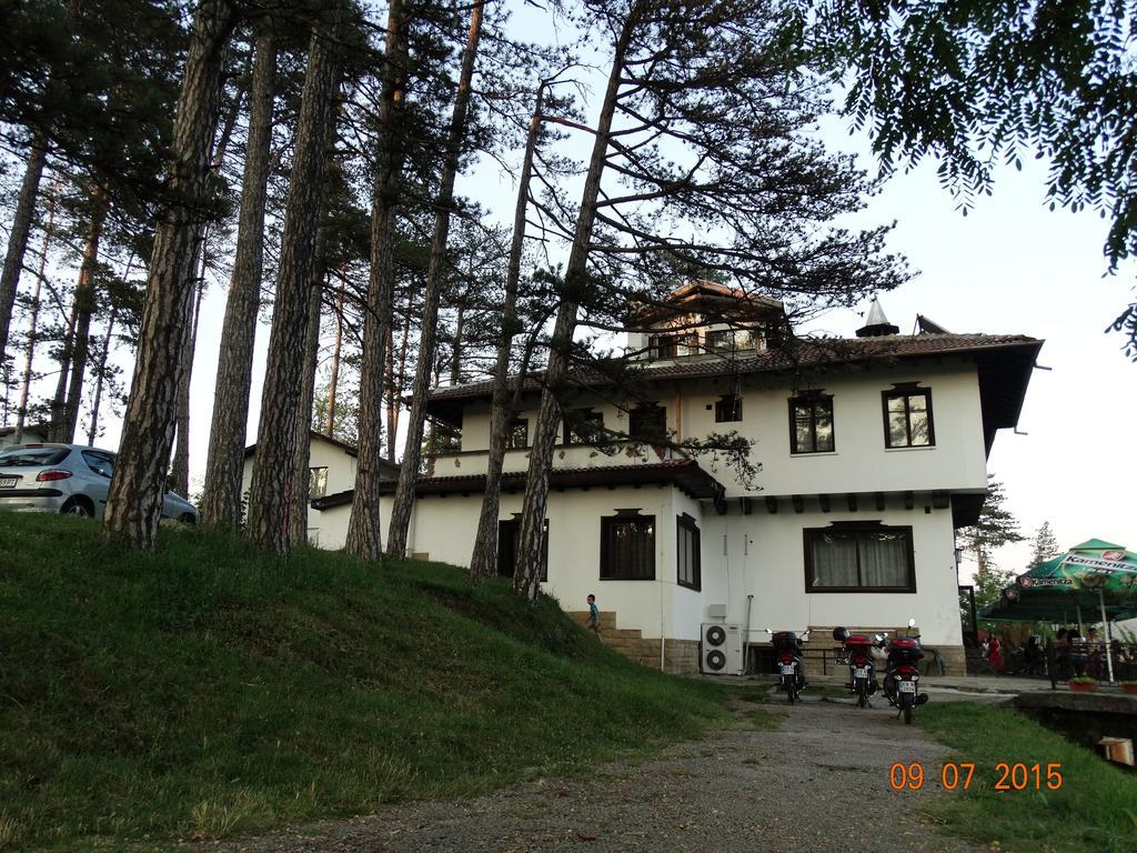 Complex Brashlyan Hotel Tryavna Bagian luar foto
